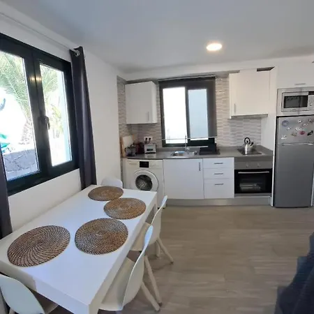 Comfortable Houses Playa Roca Beachfront Access * Costa Teguise