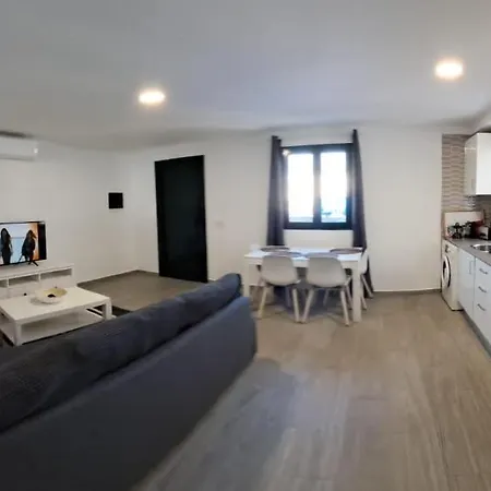 Comfortable Houses Playa Roca Beachfront Access Costa Teguise