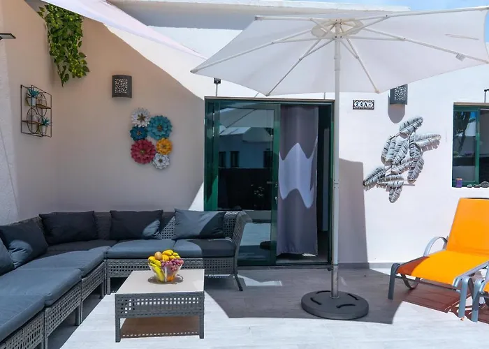 Villa Comfortable Playa Roca Beachfront Access