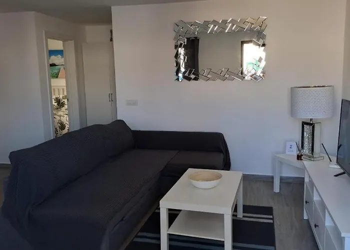 Comfortable Playa Roca Beachfront Access * Costa Teguise