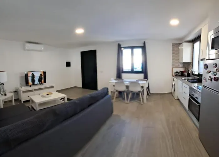 Comfortable Playa Roca Beachfront Access קוסטה טגוויסה