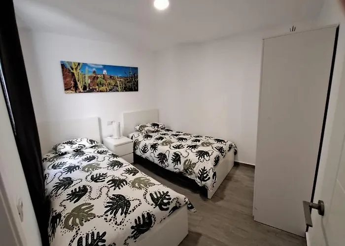 וילה Comfortable Playa Roca Beachfront Access קוסטה טגוויסה