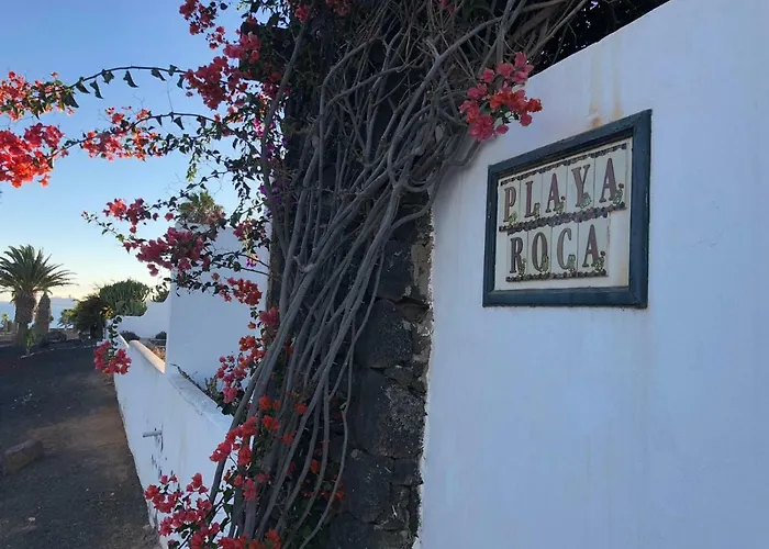 Comfortable Playa Roca Beachfront Access וילה