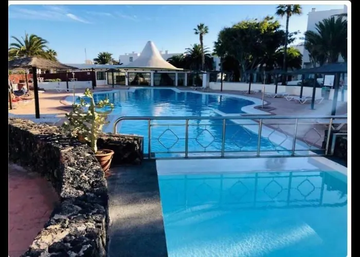 Comfortable Playa Roca Beachfront Access Costa Teguise