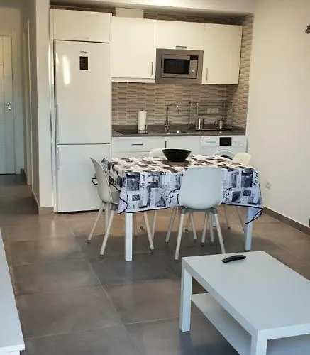 Comfortable Playa Roca Beachfront Access קוסטה טגוויסה