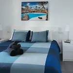 Comfortable Playa Roca Beachfront Access 빌라 *