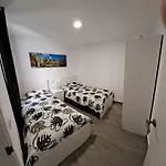 וילה Comfortable Playa Roca Beachfront Access קוסטה טגוויסה