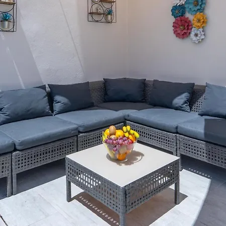 Comfortable Playa Roca Beachfront Access