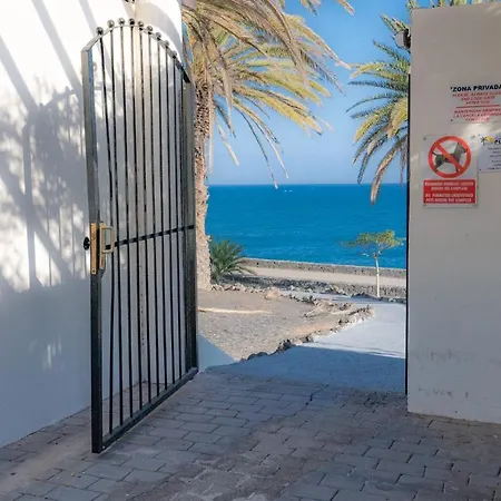 Vila Comfortable Playa Roca Beachfront Access *