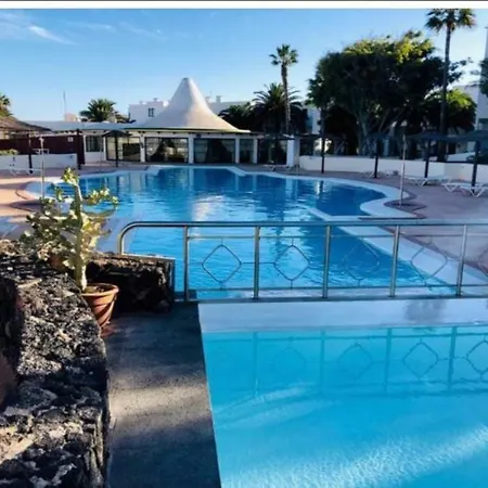 Comfortable Houses Playa Roca Beachfront Access Costa Teguise