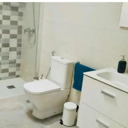 וילה Comfortable Playa Roca Beachfront Access קוסטה טגוויסה