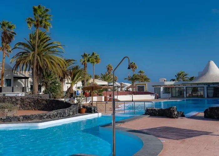 Comfortable Playa Roca Beachfront Access * コスタ・テギセ