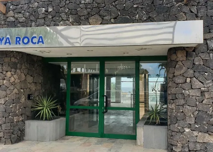 Comfortable Playa Roca Beachfront Access